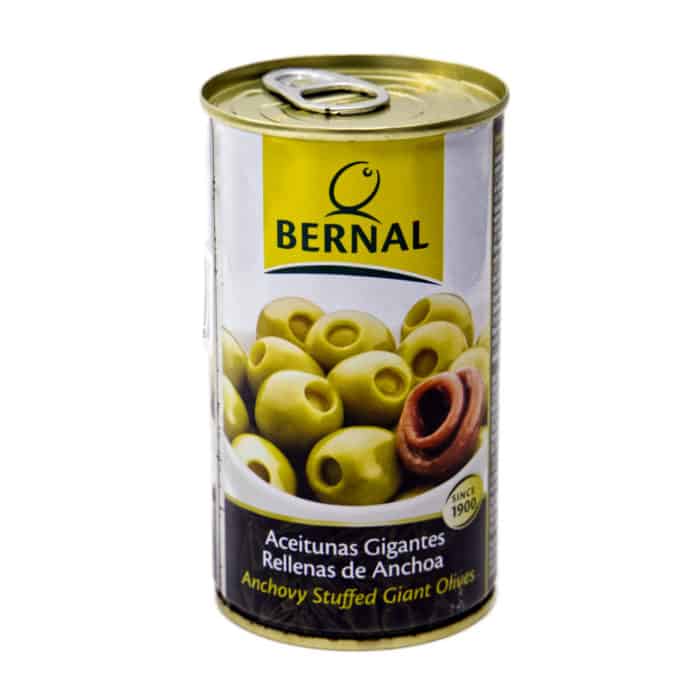 aceitunas gigantes rellenas de anchoa mit sardellen gefuellte riesenoliven front