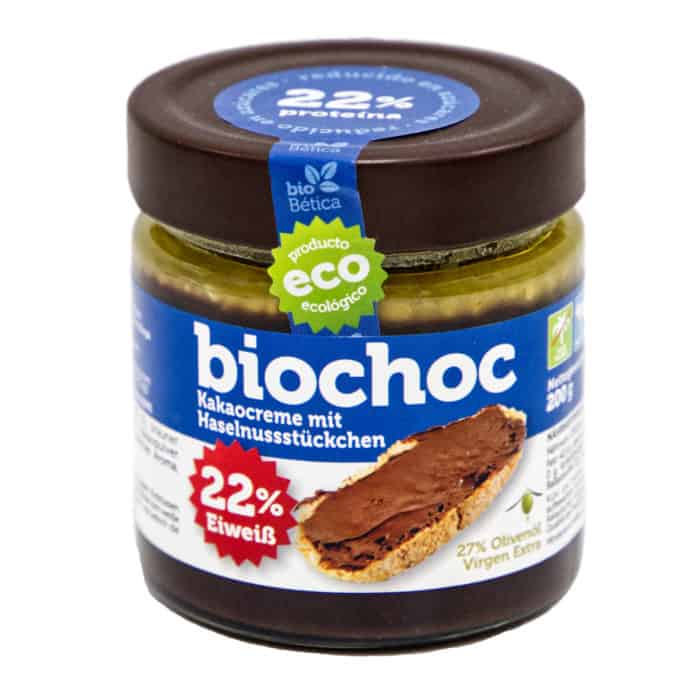 biochoc kakaocreme mit haselnussstueckchen 22 eiweiss 200g front